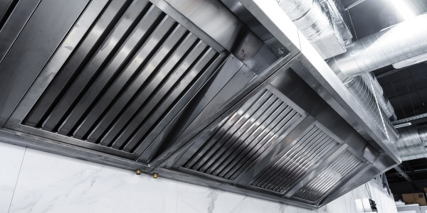 Limpiezas de Conductos de Extracción y Ventilación Chueca · Cocina de Braserías