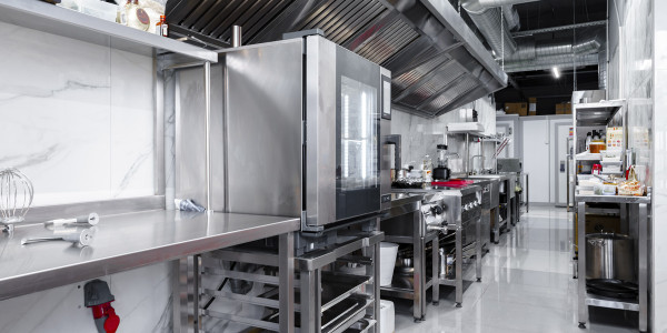 Limpiezas de Conductos de Extracción y Ventilación Retiro · Cocina de Guarderías